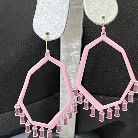 NWT Kendra Scott RARE & Retired Thomas Earrings Lilac Perfectly FABULOUS! - Picture 4 of 10